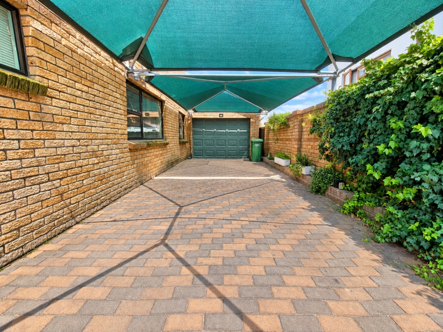 4 Bedroom Property for Sale in Hopefield Western Cape